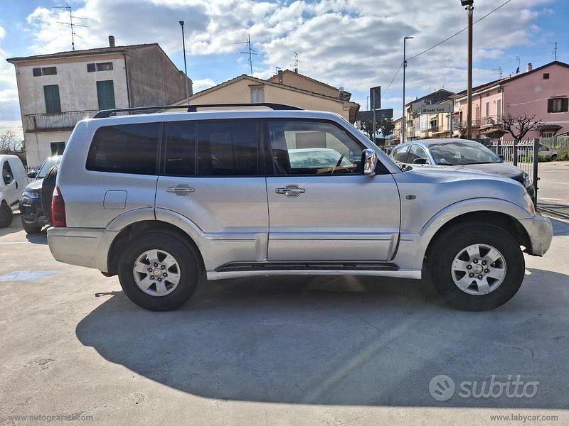 Usata Mitsubishi Pajero 160 CV (117 kW) 2003 Gray SUV