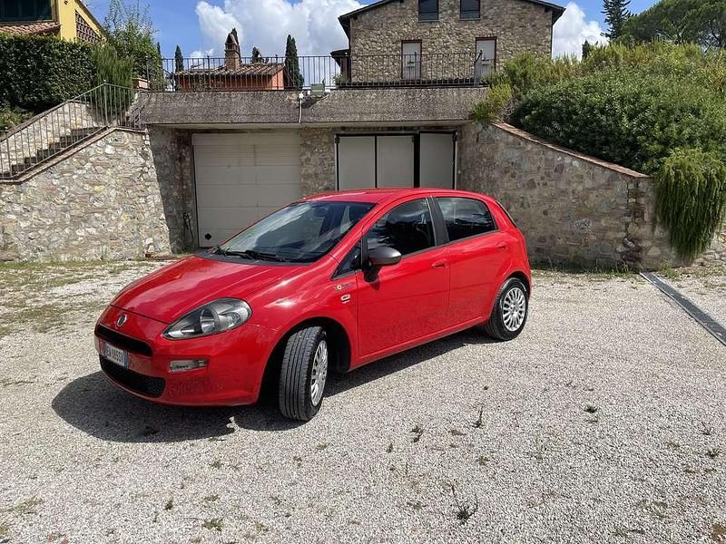 Usata Fiat Punto Young 77 CV (56 kW) 2014 Berlina
