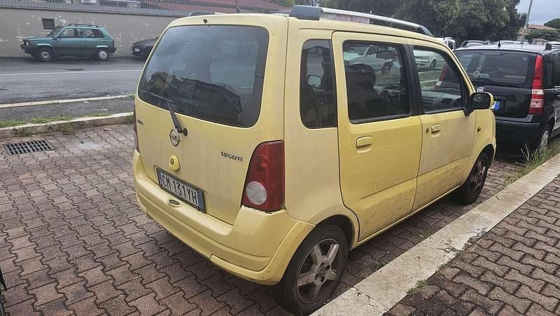 Usata Opel Agila Cosmo 69 CV (50 kW) 2004 Giallo Monovolume