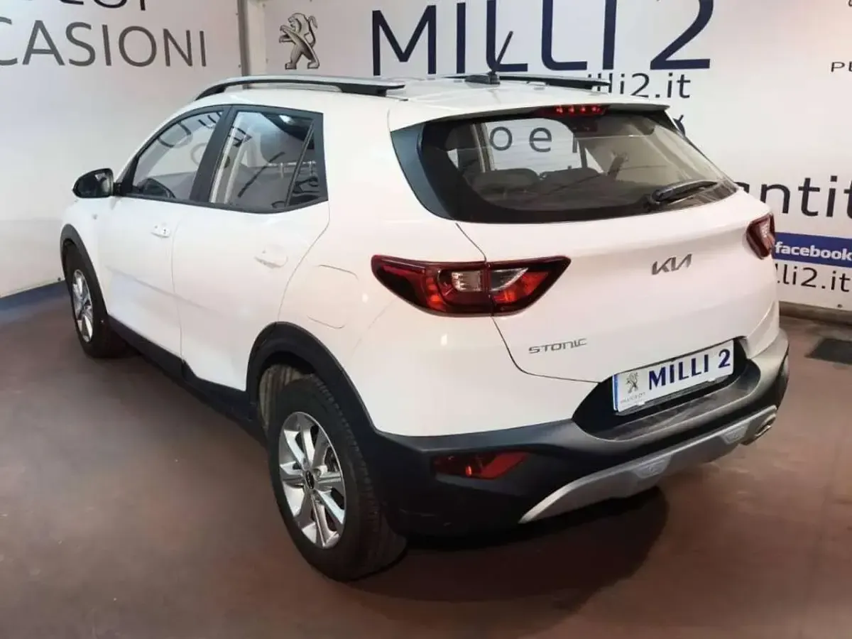 Usata Kia Stonic Urban 101 CV (74 kW) 2023 Bianco SUV