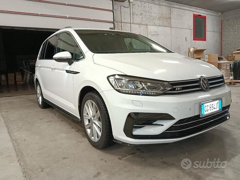 Usata VW Touran R-line 150 CV (110 kW) 2021 Bianco Monovolume