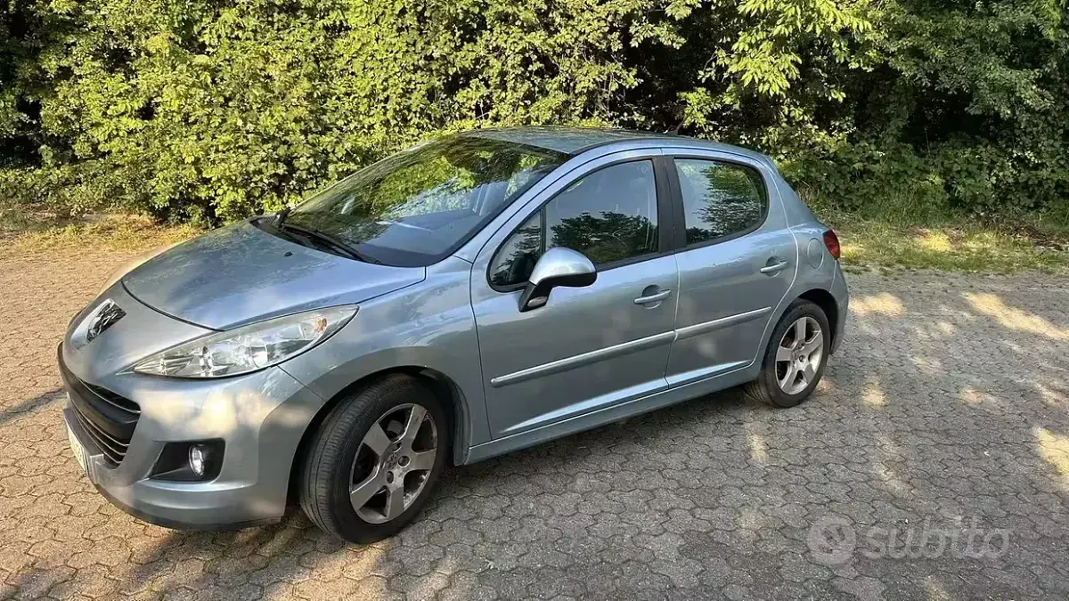 Usata Peugeot 207 120 CV (88 kW) 2010 Bluazzurro Berlina
