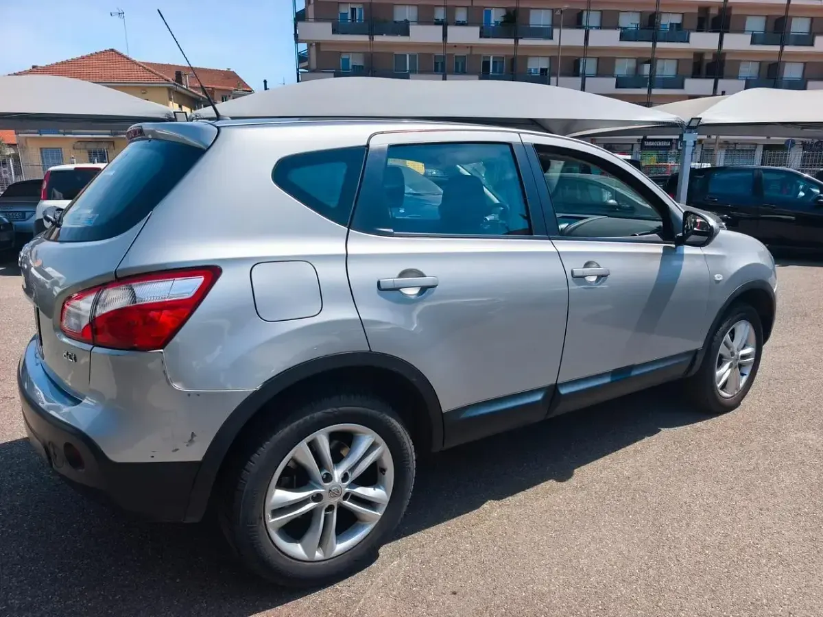 Usata Nissan Qashqai Visia 110 CV (80 kW) 2014 Argento SUV