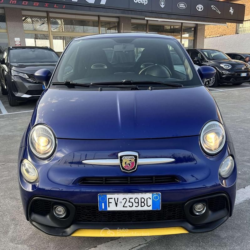 Usata Abarth 595 Pista 160 CV (117 kW) 2018 Blu/azzurro Utilitaria
