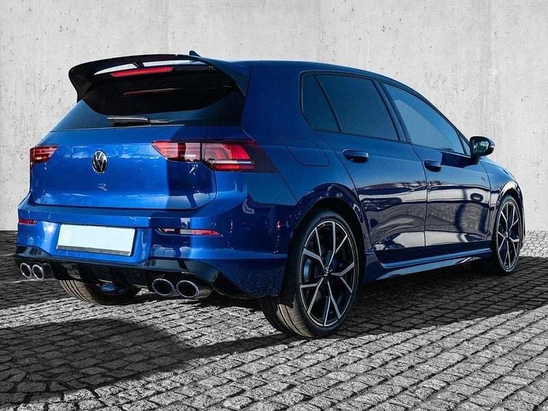 Usata VW Golf VIII R 333 CV (244 kW) 2025 Lapiz blue Berlina