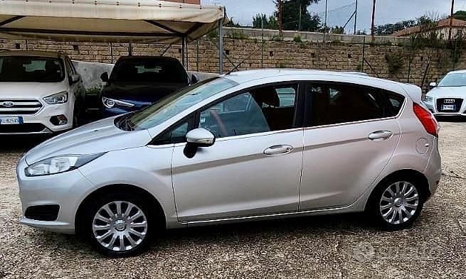 Usata Ford Fiesta 60 CV (44 kW) 2017 Grigio Utilitaria