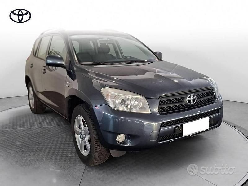 Usata Toyota RAV4 Sol 136 CV (100 kW) 2006 Grigio SUV