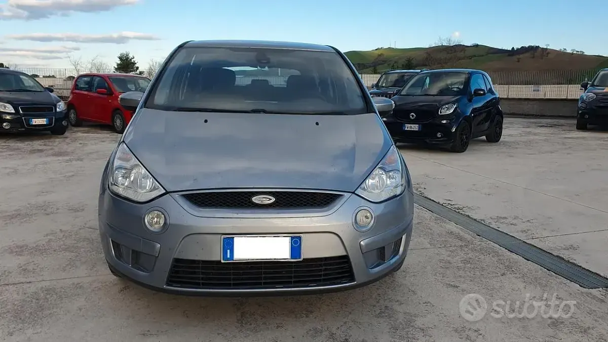 Usata Ford S-MAX Titanium 140 CV (102 kW) 2007 Grigio Monovolume