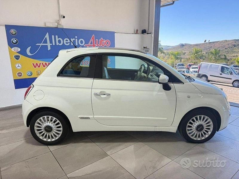 Usata Fiat 500 Lounge 69 CV (50 kW) 2010 Bianco Utilitaria
