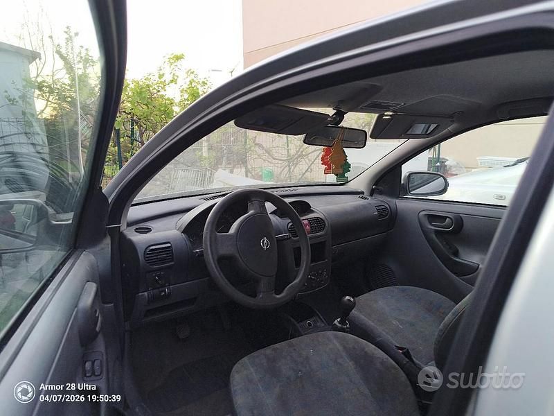 Usata Opel Corsa 58 CV (42 kW) 2001 Grigio Utilitaria