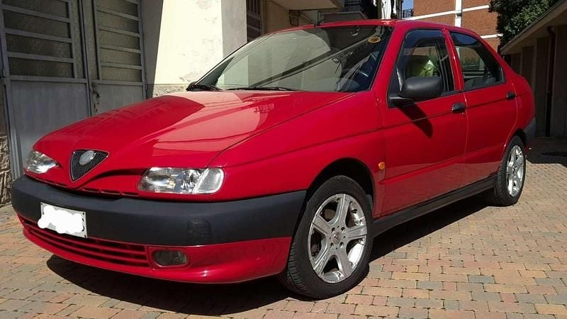 Second-hand Alfa Romeo 146 120 CP (88 kW) 1998 Hatchback