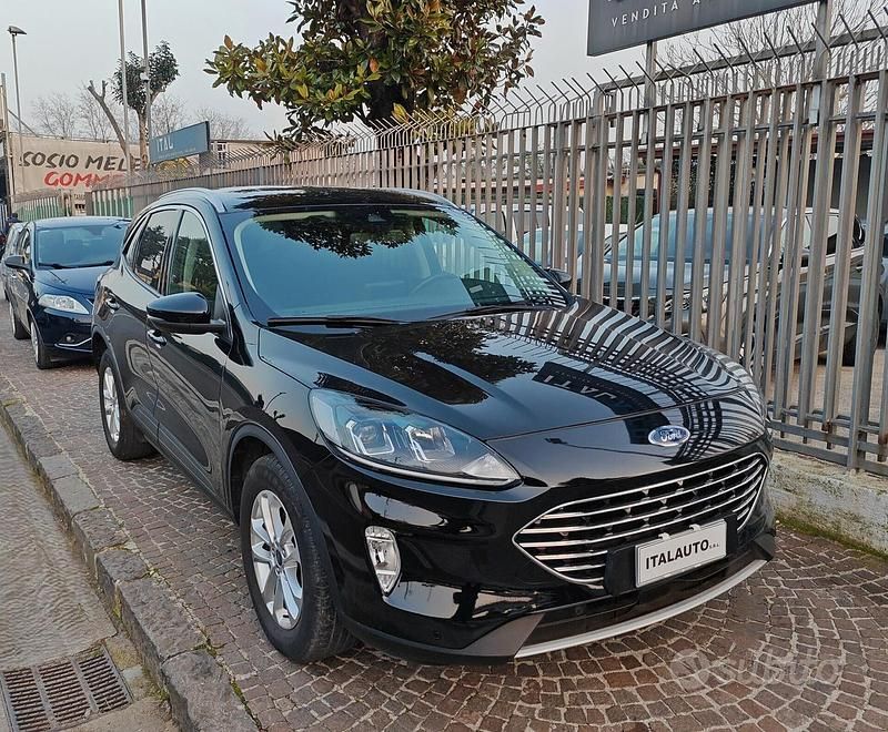 Usata Ford Kuga Titanium 120 CV (88 kW) 2021 Nero SUV