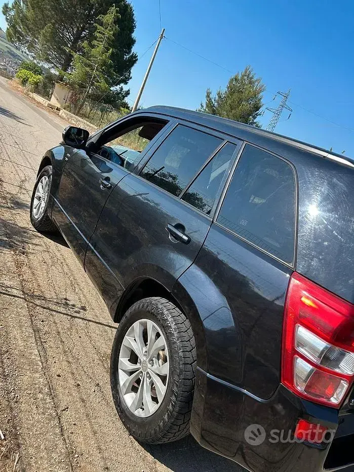 Usata Suzuki Vitara 129 CV (94 kW) 2011 Nero SUV