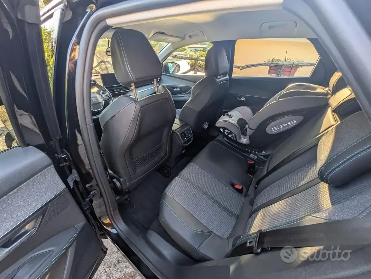 Usata Peugeot 3008 Allure 131 CV (96 kW) 2021 Nero SUV