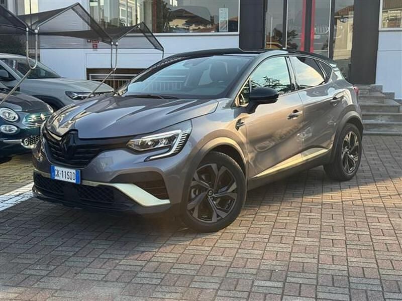Usata Renault Captur Engineered 145 CV (106 kW) 2022 Grigio scuro SUV
