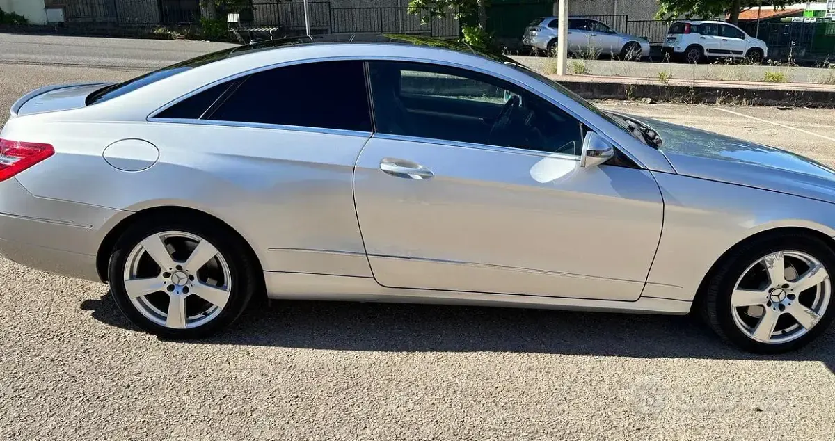 Usata Mercedes E320 197 CV (144 kW) 2011 Berlina
