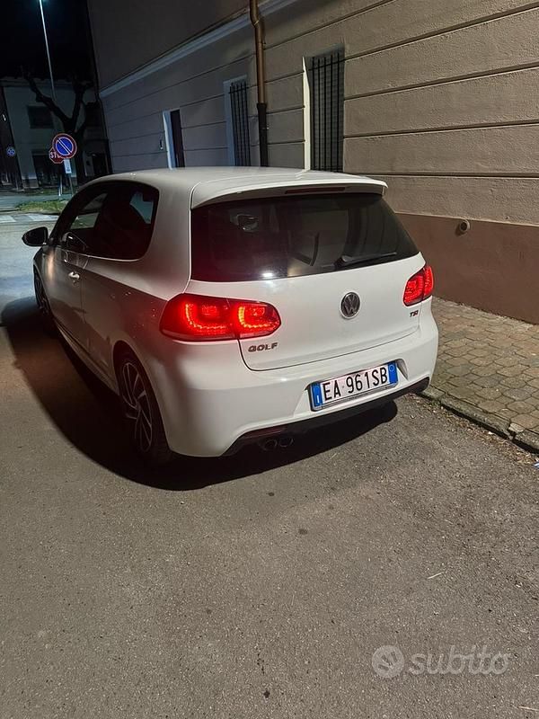 Usata VW Golf VI R-line 160 CV (117 kW) 2010 Bianco Utilitaria