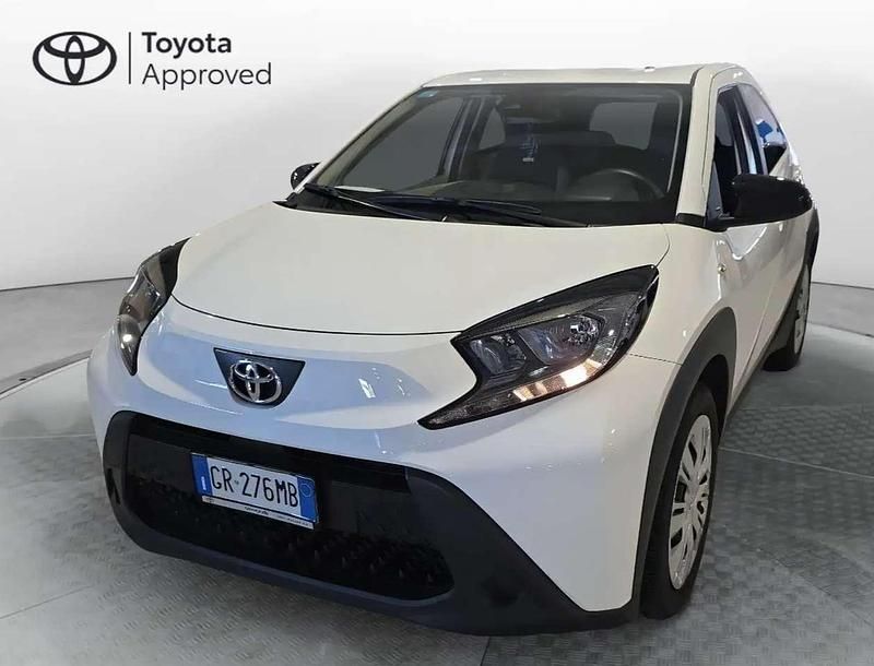 Bianco Usata 2023 Toyota Aygo X Active SUV | 12.950 € (Super prezzo) - Immagine 1/2