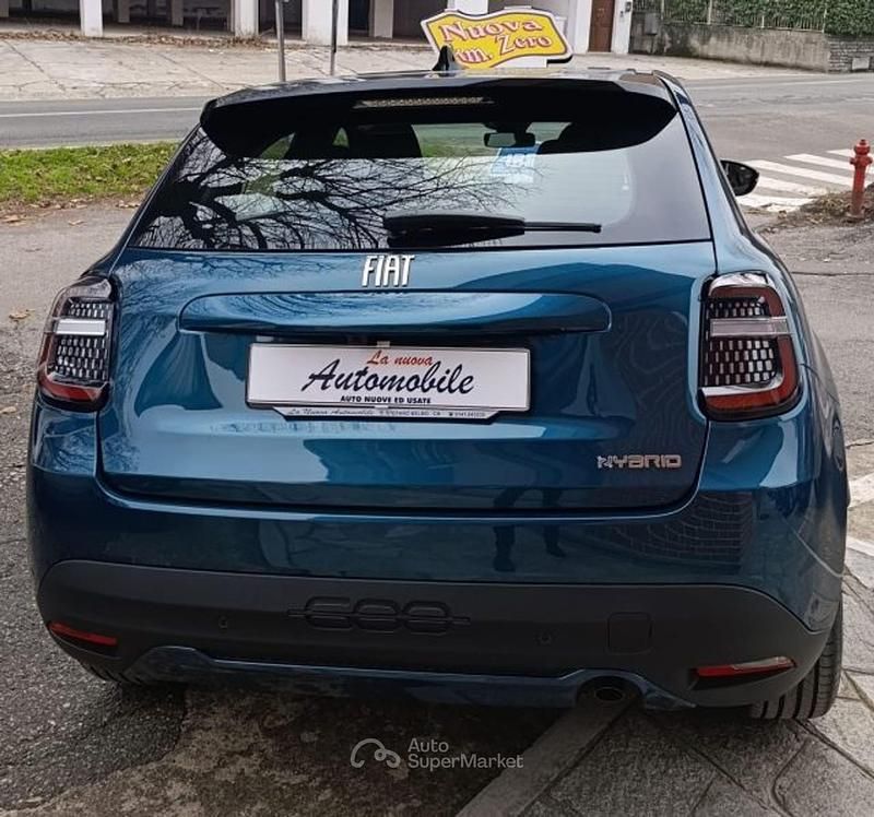 Nuova Fiat 600 Comfort 110 CV (80 kW) 2025 Beige SUV