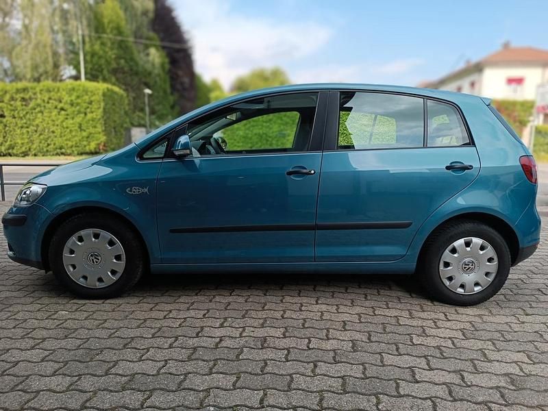 Usata VW Golf IV Trendline 101 CV (74 kW) 2006 Blu Berlina