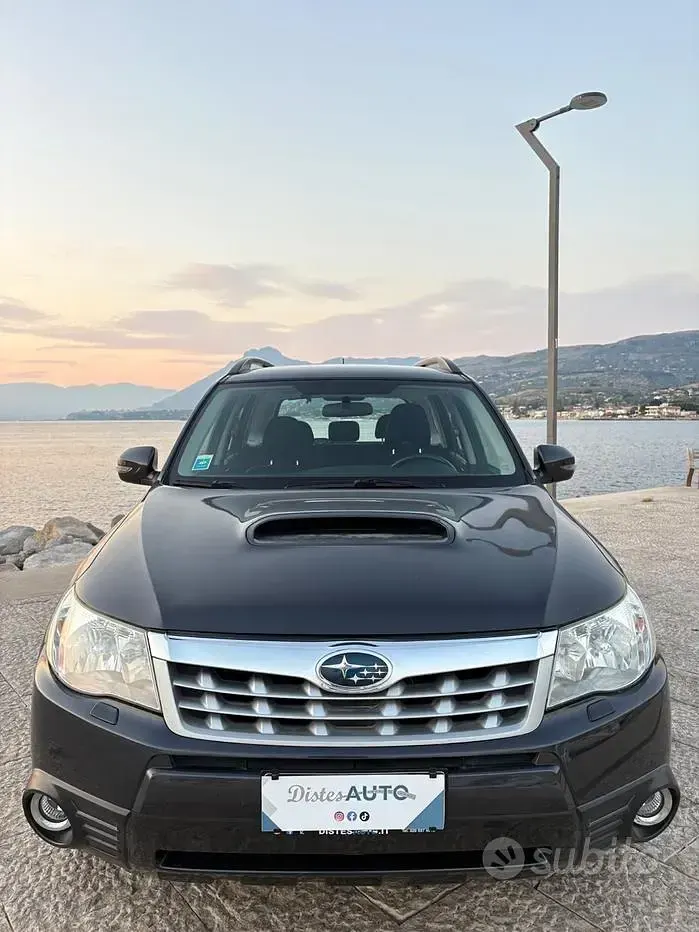 Usata Subaru Forester Comfort 147 CV (108 kW) 2011 Grigio SUV