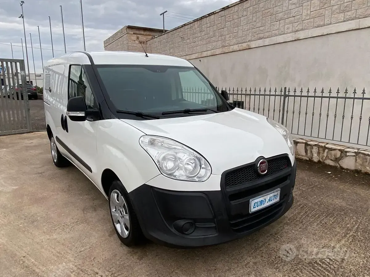 Usata Fiat Doblò S 90 CV (66 kW) 2011 Bianco Monovolume