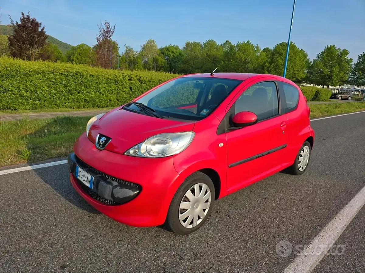 Usata Peugeot 107 68 CV (50 kW) 2008 Utilitaria