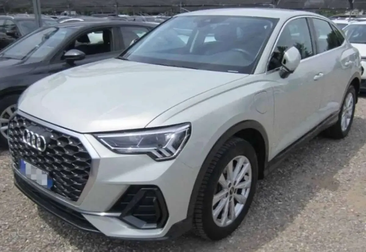 Usata Audi Q3 Sportback Ambiente 150 CV (110 kW) 2024 Argento SUV