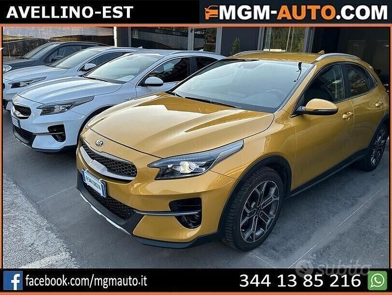 Usata Kia XCeed 136 CV (100 kW) 2021 Oro SUV