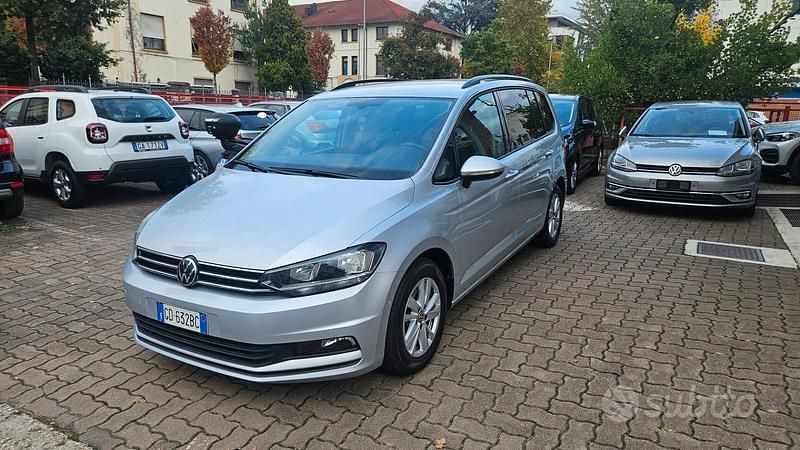 Usata VW Touran 115 CV (84 kW) 2020 Argento Monovolume
