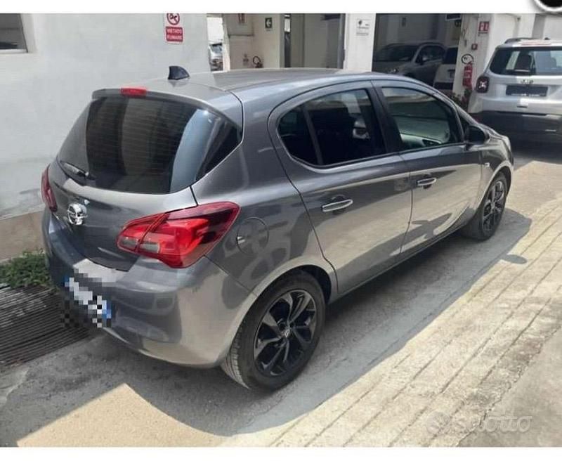 Usata Opel Corsa 90 CV (66 kW) 2015 Grigio Berlina