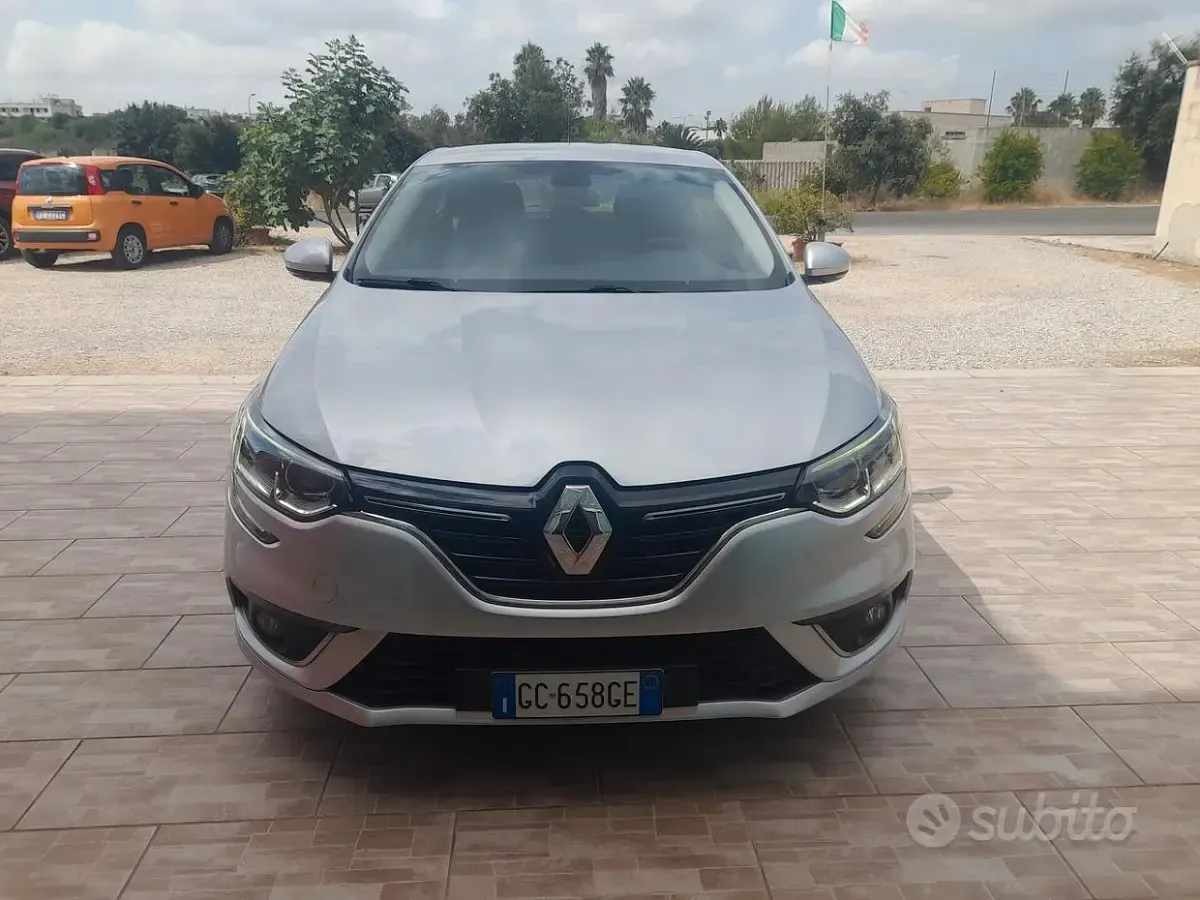 Usata Renault Mégane IV Business 116 CV (85 kW) 2020 Grigio Berlina