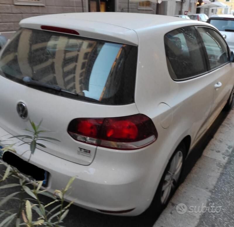 Usata VW Golf VI 122 CV (89 kW) 2011 Bianco Utilitaria