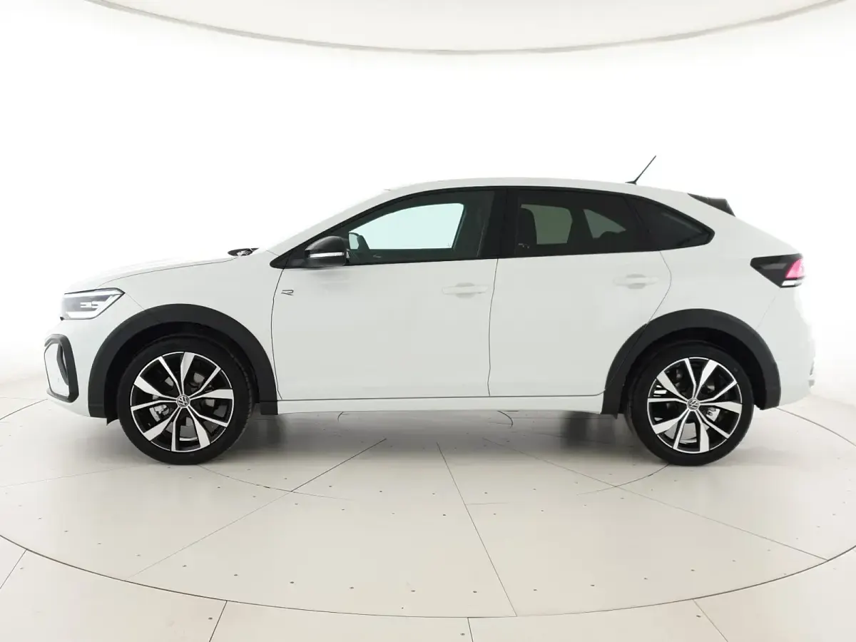 Nuova VW Taigo R-line Plus 115 CV (84 kW) 2026 Pure white deep black perlato SUV