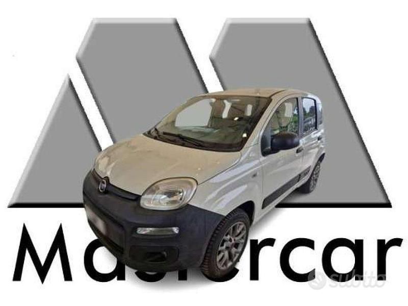 Usata Fiat Panda 4x4 Pop 86 CV (63 kW) 2019 Bianco Utilitaria