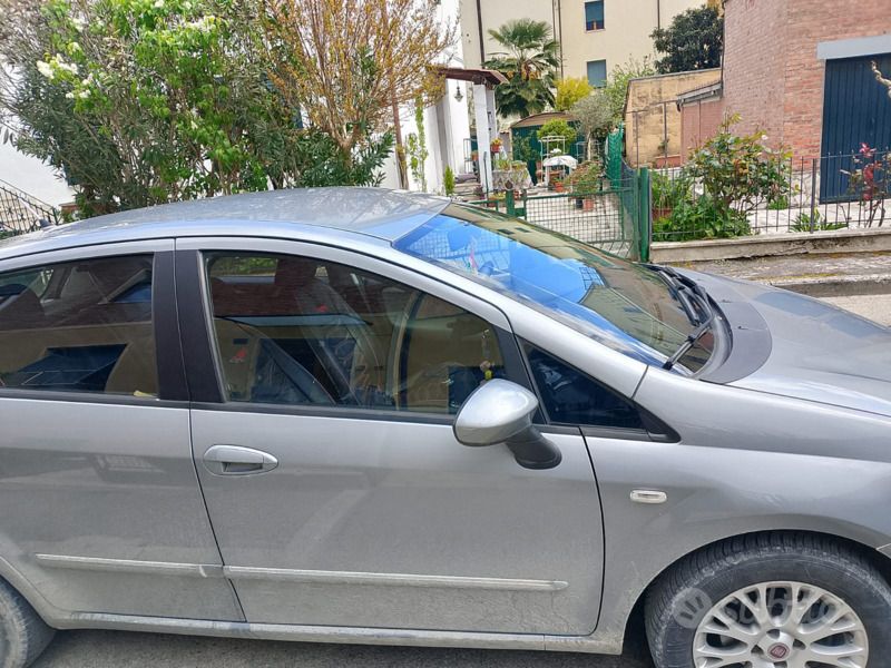 Usata Fiat Punto Evo 65 CV (47 kW) 2011 Grigio Utilitaria