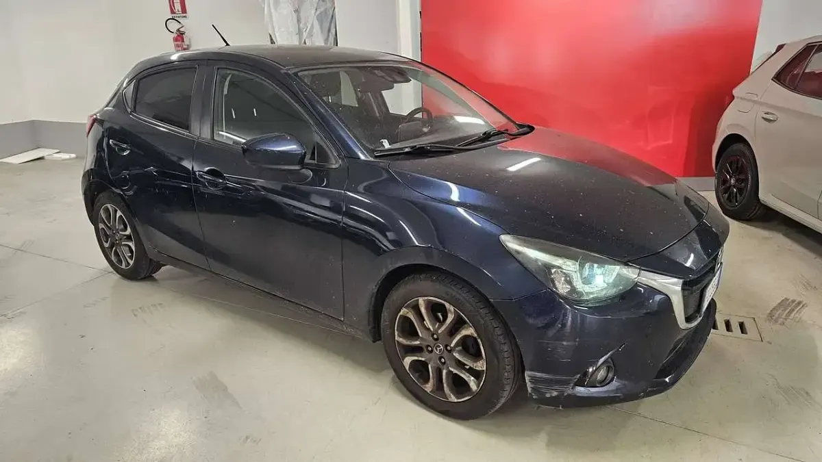 Usata Mazda 2 Exceed 90 CV (66 kW) 2015 Nero Utilitaria