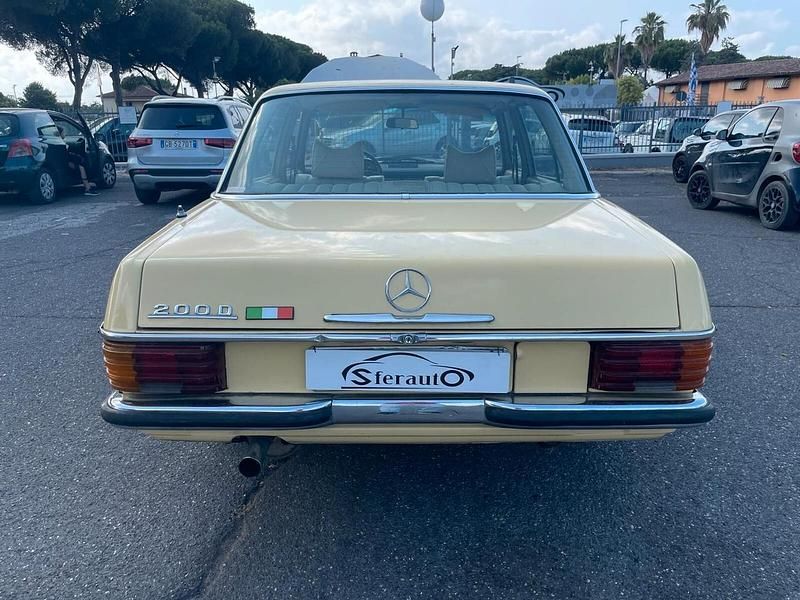 Usata Mercedes W115 60 CV (44 kW) 1975 Giallo Berlina