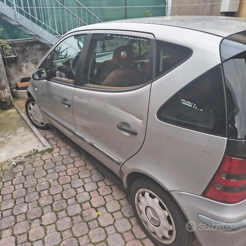 Usata Mercedes A160 102 CV (75 kW) 2001 Grigio Berlina