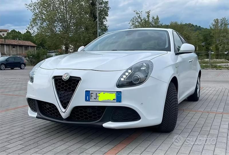 Usata Alfa Romeo Giulietta 120 CV (88 kW) 2017 Bianco Utilitaria