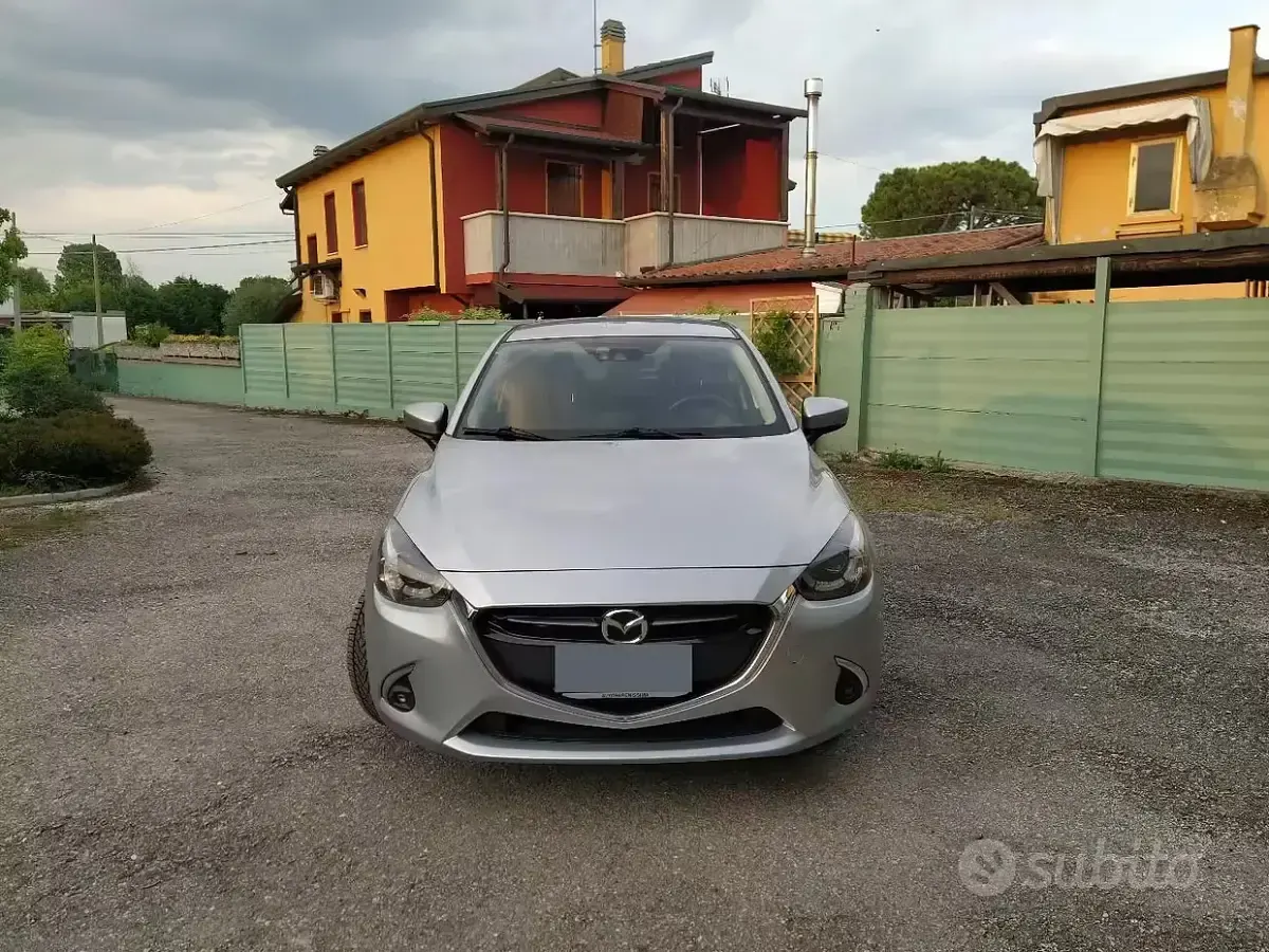 Usata Mazda 2 105 CV (77 kW) 2017 Grigio Berlina