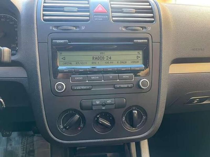 Usata VW Golf V Comfortline 105 CV (77 kW) 2007 Argento Berlina