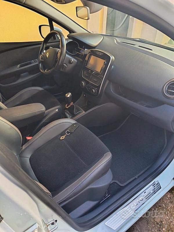 Usata Renault Clio IV Intens 90 CV (66 kW) 2017 Bianco Berlina