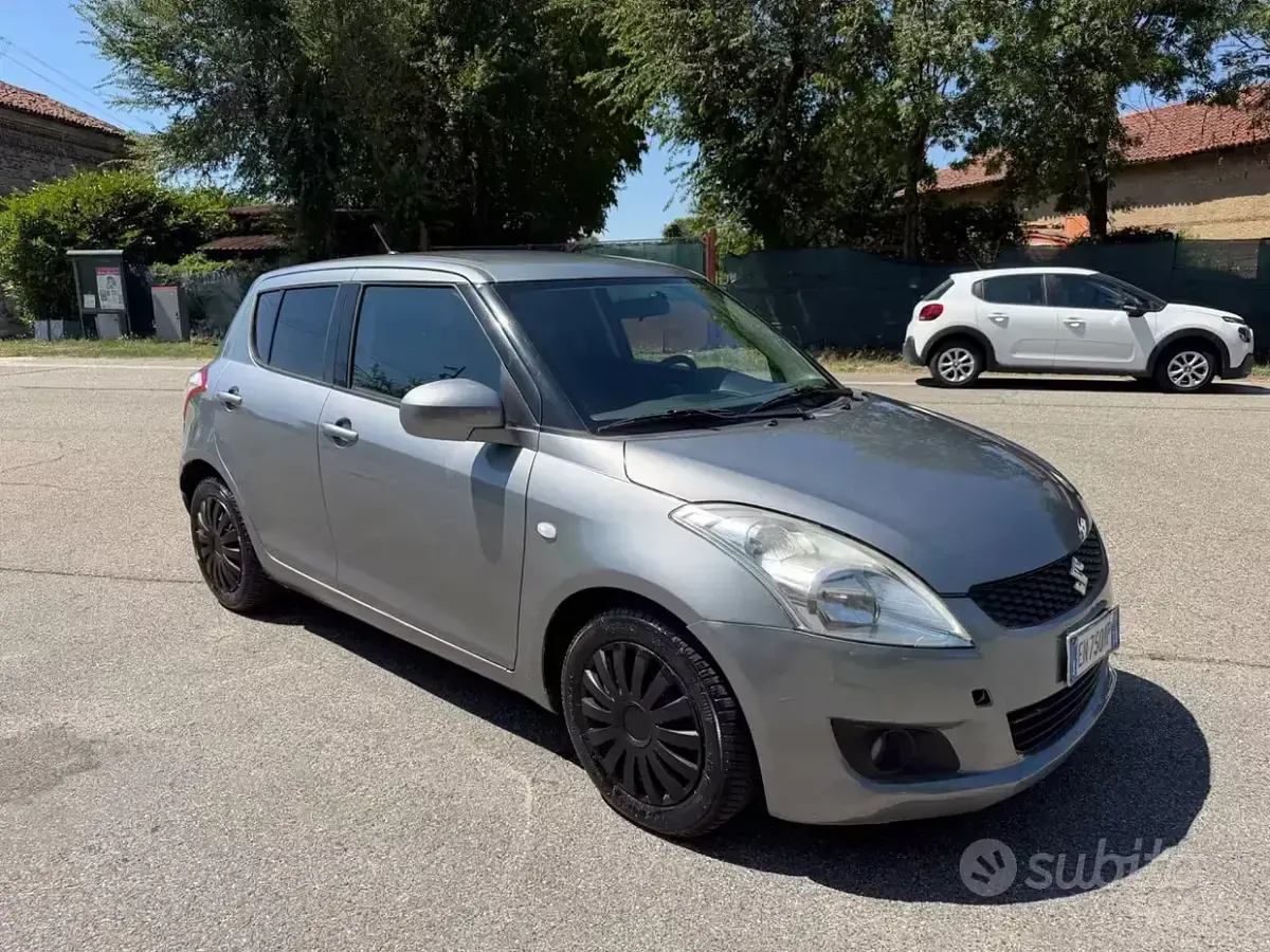 Usata Suzuki Swift GL 94 CV (69 kW) 2012 Marrone Utilitaria