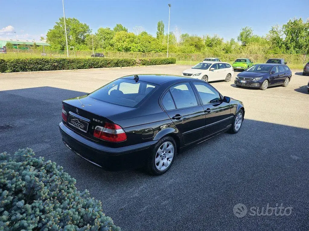 Usata BMW 320 Efficient Dynamics 150 CV (110 kW) 2004 Nero Berlina