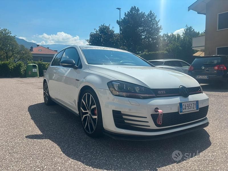 Usata VW Golf VII GTI 230 CV (169 kW) 2015 Bianco Utilitaria
