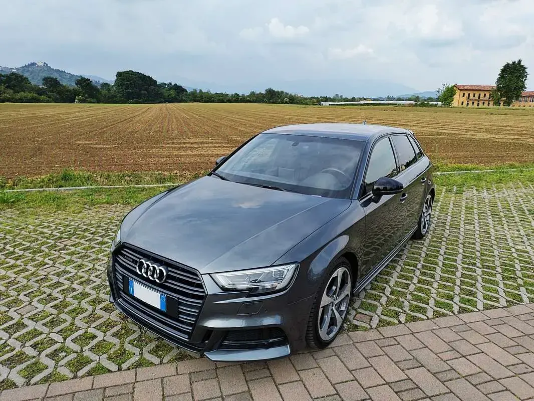 Usata Audi A3 Ambiente 184 CV (135 kW) 2018 Grigio Berlina
