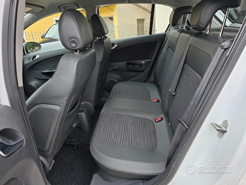 Usata Opel Corsa 75 CV (55 kW) 2014 Bianco Utilitaria