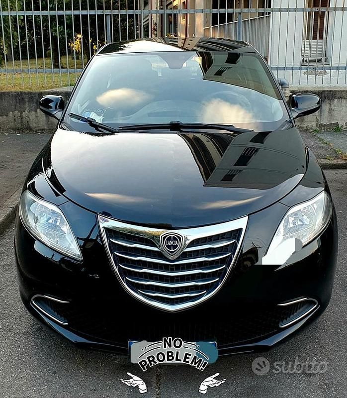 Usata Lancia Ypsilon 69 CV (50 kW) 2014 Nero Utilitaria