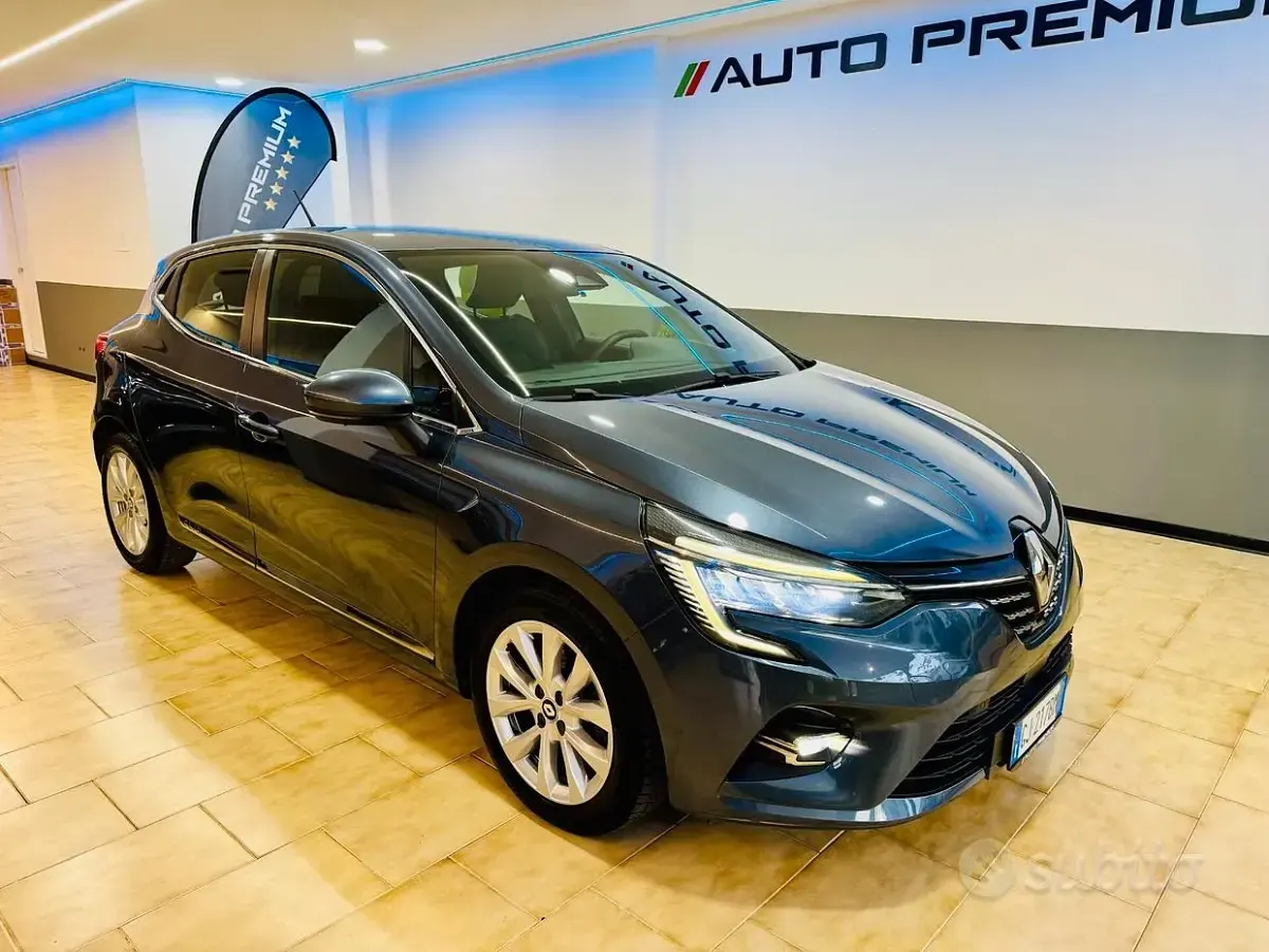 Usata Renault Clio V 101 CV (74 kW) 2022 Grigio Berlina